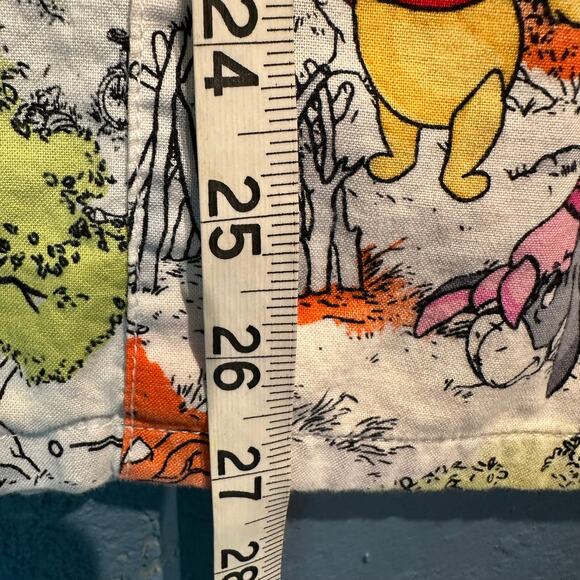 Disney Winnie the Pooh Scrub Top Size XL Nurse Dr Medical Uniform - Picture 7 of 8